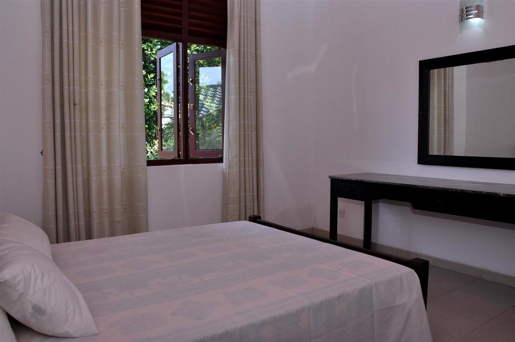 Harris Villa Hikkaduwa Zimmer foto