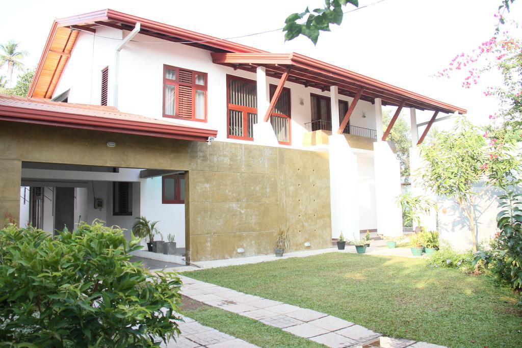Harris Villa Hikkaduwa Zimmer foto